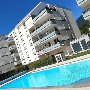  Appartement Superbe En Avec Piscine. France